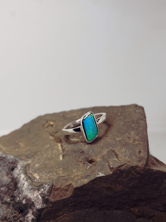 Anillo Ópalo Australiano
