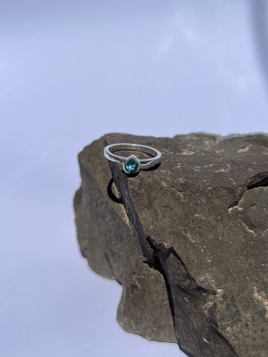 Anillo de Turmalina celeste