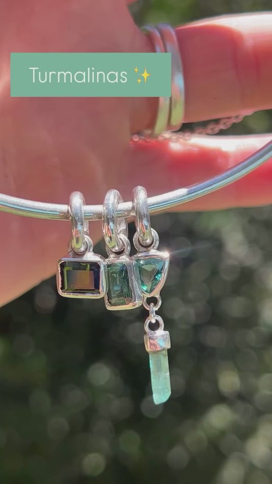 Choker rígida con dije Turmalina